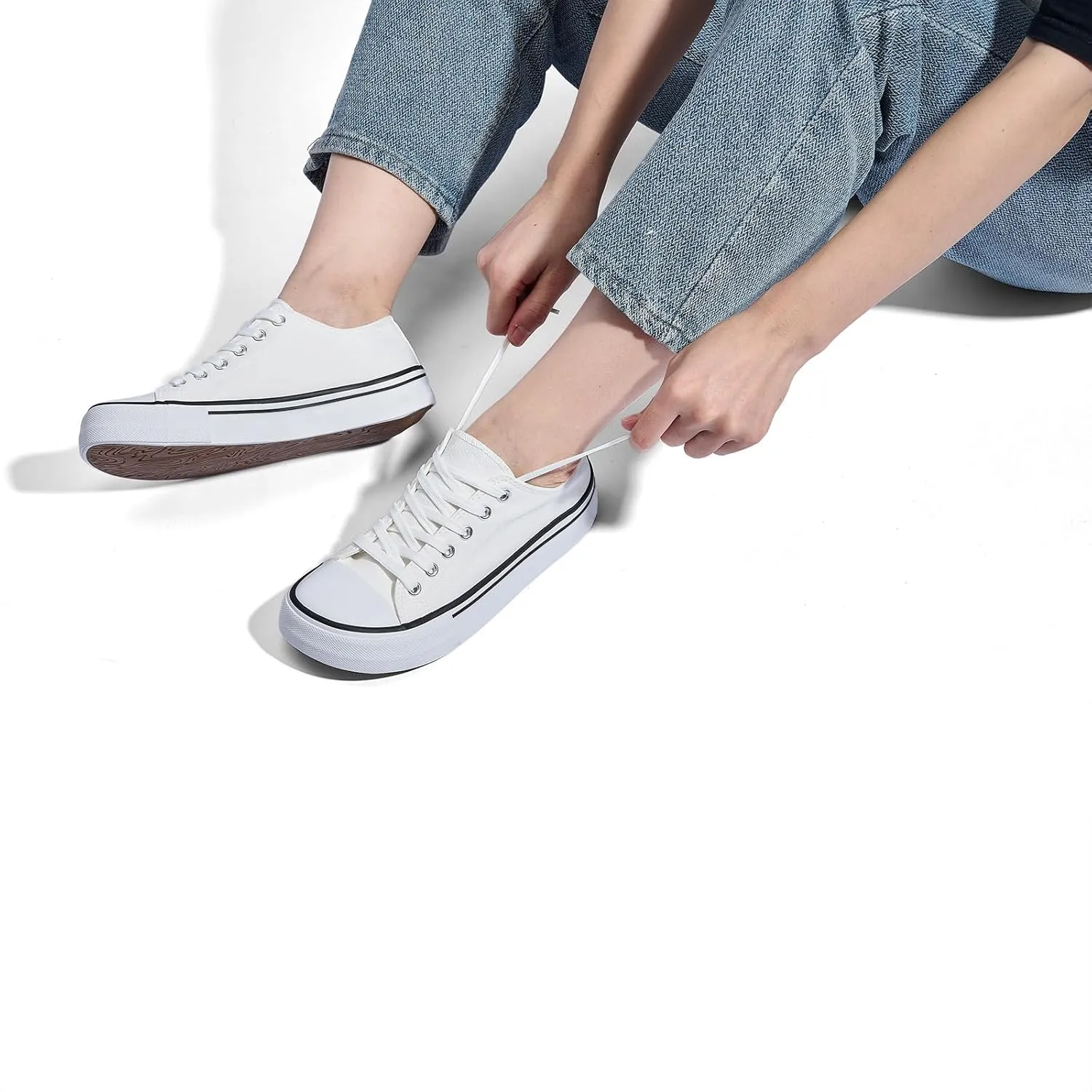Canvas Shoes for Women Classic Fashion Sneakers Lace Up Low Top Canvas Casual Sneakers Lightweight Breathable Comfort Wide Toe Shoes