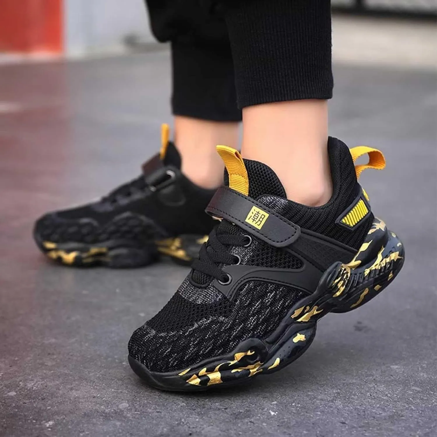 Kids Basketball Shoes Girls Lightweight Athletic Running Shoes Breathable School Sports Shoes Sneakers for Boys