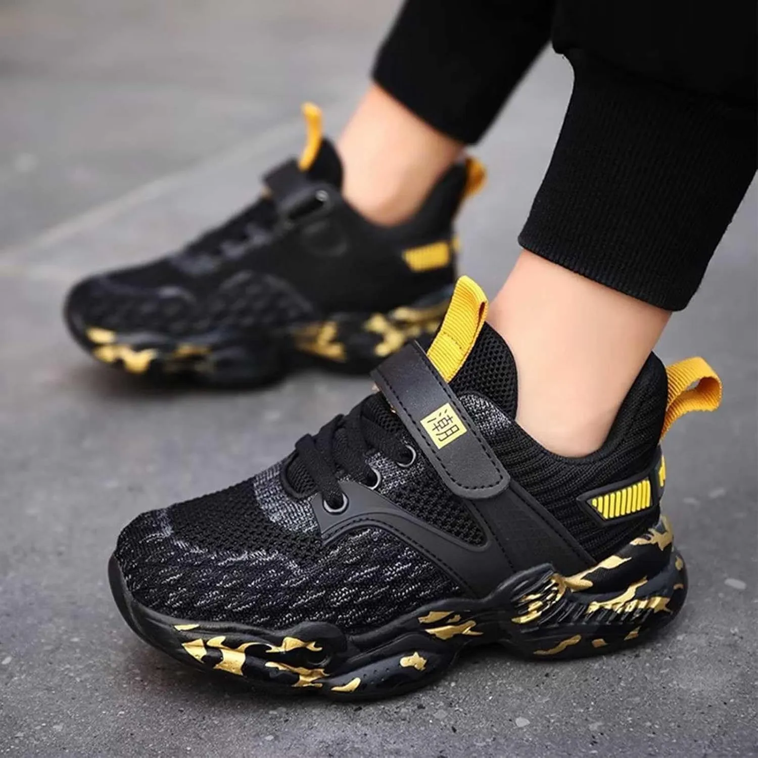 Kids Basketball Shoes Girls Lightweight Athletic Running Shoes Breathable School Sports Shoes Sneakers for Boys
