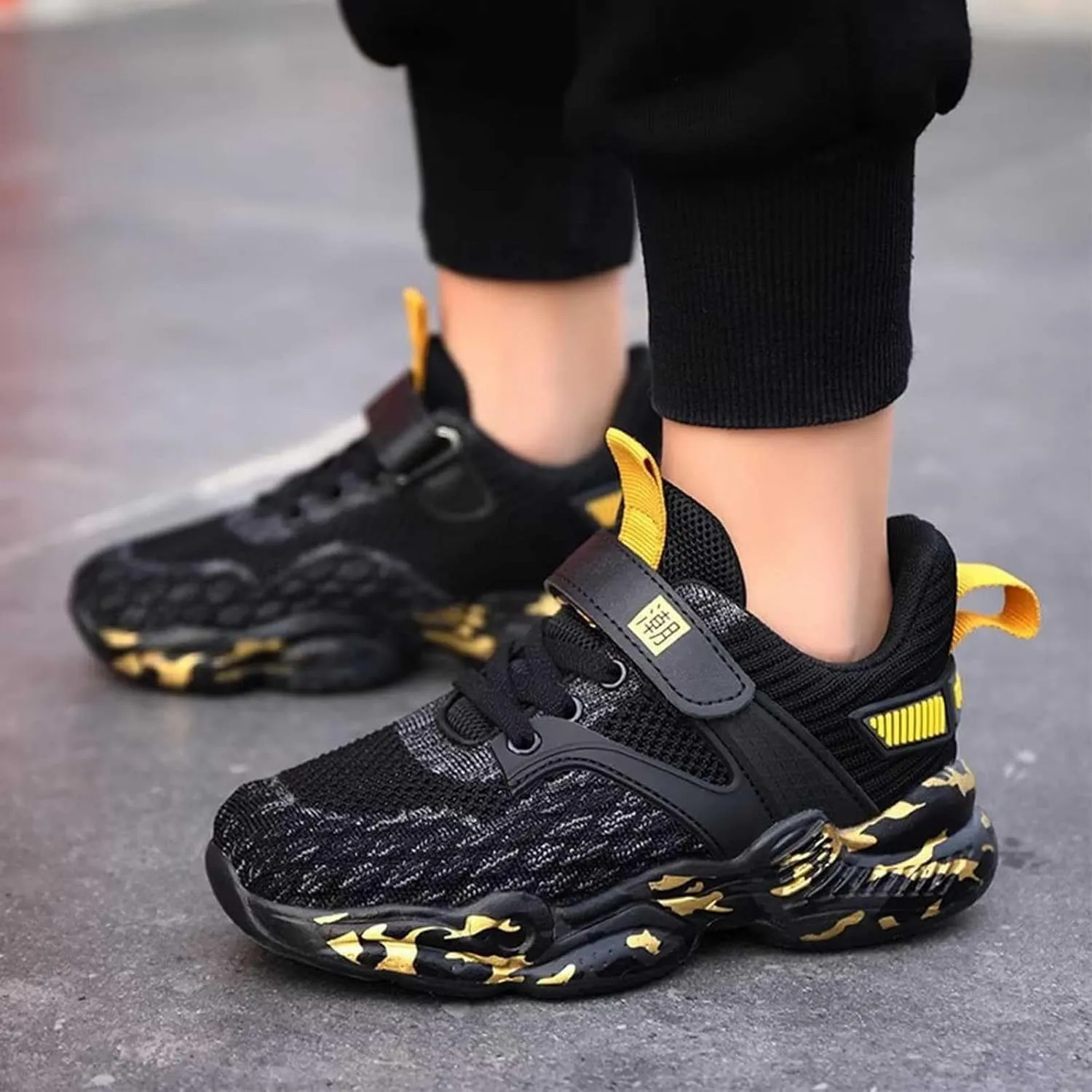 Kids Basketball Shoes Girls Lightweight Athletic Running Shoes Breathable School Sports Shoes Sneakers for Boys