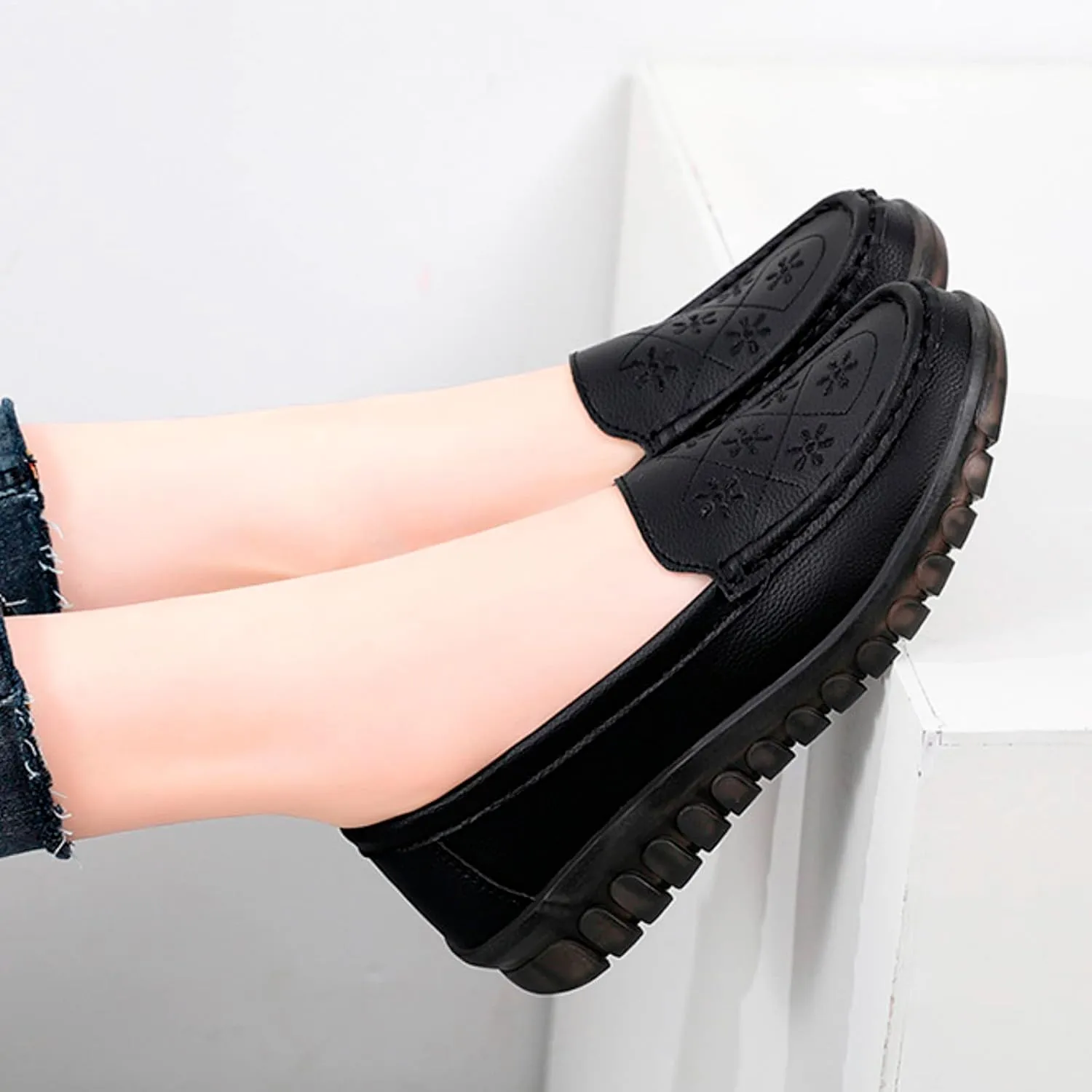Mens Shoes Slip On Platform Sneakers for Women Women Loafers Shoes Casual Fashion Closed Head Christmas Dress Shoes for Women Slip on Non Slip Low Top Casual